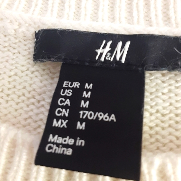 🏝🌺 H&M White Medium Holiday Christmas ❄️ Snowflake Pullover Sweater - Picture 3 of 11